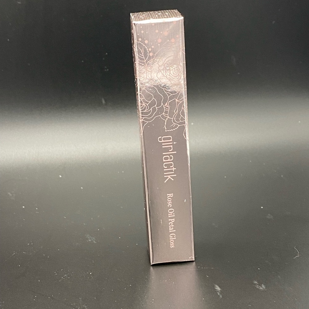 GIRLACTIK
Rose Oil Petal Gloss